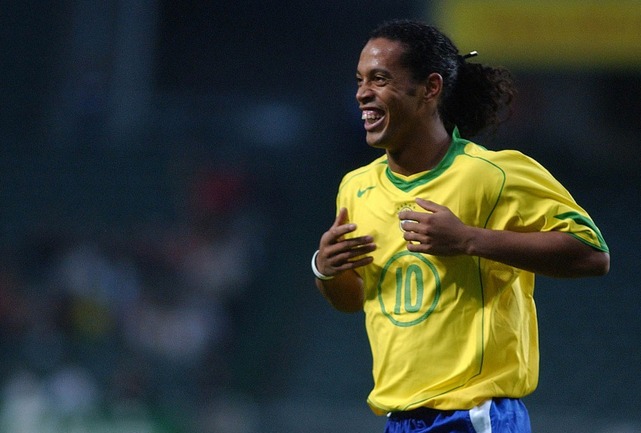 Justiça apreende carros e obra de arte em casa de irmão de Ronaldinho Foto: Arquivo CBF