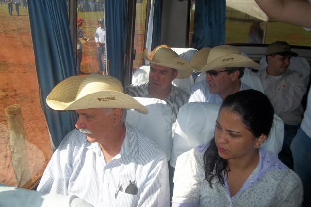 Presidente do Sindicato Rural e o Presidente da Famasul, acompanharam todas as palestras do Dia de Campo (Foto: Divulgação/Assecom)