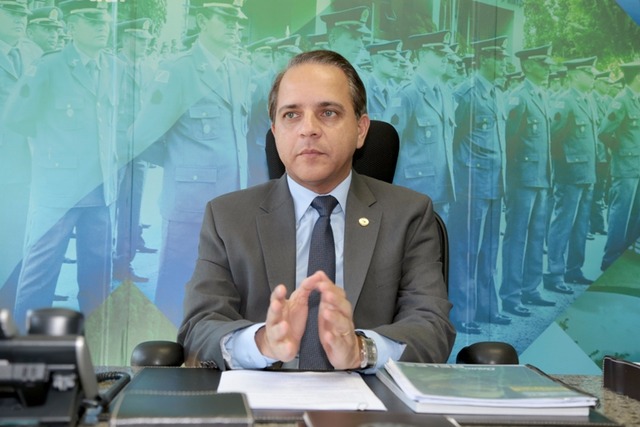 Deputado Coronel Davi promove ações que beneficiam Três Lagoas Recentemente, o deputado Coronel David entrega 18 viaturas para reforçar policiamento em Três Lagoas e região (Foto: Assessoria)