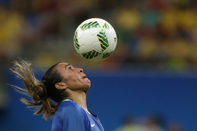 Marta é escolhida como nova embaixadora da ONU Mulheres É por meio do esporte que mulheres e meninas podem desafiar normas socioculturais e estereótipos de gênero, aumentar sua autoestima, desenvolver habilidades de vida e liderança. Foto: Divulgação