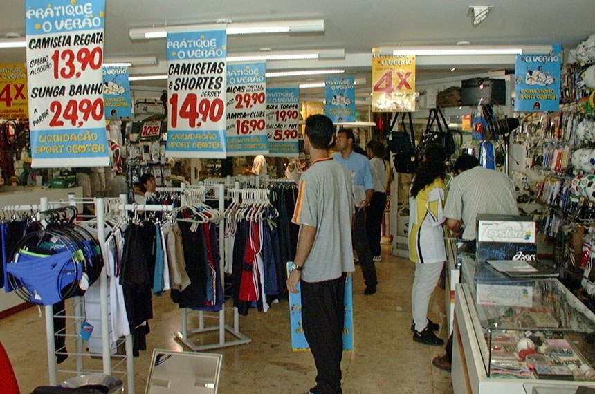 Projeto proíbe 'negativar' consumidor sem aviso prévio Projeto proíbe 'negativar' consumidor sem aviso prévio