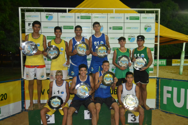 Na sexta-feira (02) foram premiados os atletas das categorias sub-18 e sub-20. (Foto: Assessoria)
