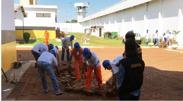Profissionalização na construção civil é oportunidade de reinserção para detentos Em 2017, 1.106 reeducandos foram capacitados profissionalmente em Mato Grosso do Sul. (Divulgação)
