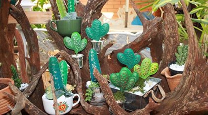 Curso gratuito de artesanato acontecerá no Centro Cultural em março A Mundiflores é uma empresa familiar e pioneira que ministra cursos de artesanato de flores por todo o território brasileiro desde 1977. (Foto: Divulgação)