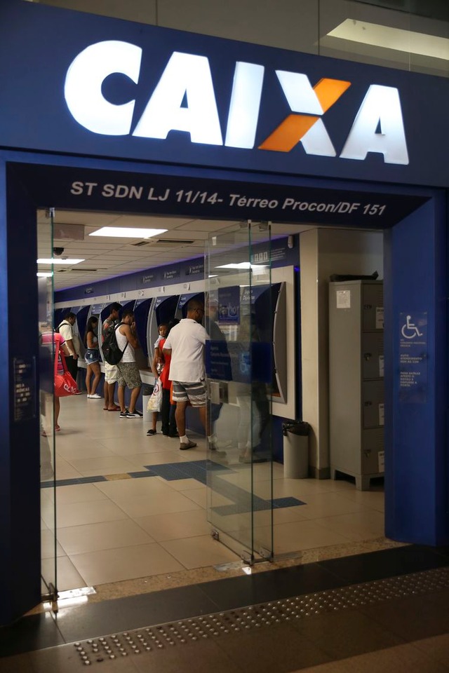 Caixa anuncia nova etapa de plano de demissão voluntária Empregados da Caixa poderão aderir ao plano do dia 27 ao dia 30 próximos - José Cruz/Arquivo/Agência Brasil