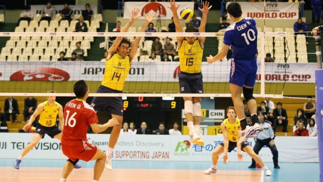 Com suplentes, Brasil passa sufoco para superar a China no tie-break O Brasil penou muito, mas conseguiu dobrar a fraca seleção chinesa
Foto: FIVB / Divulgação