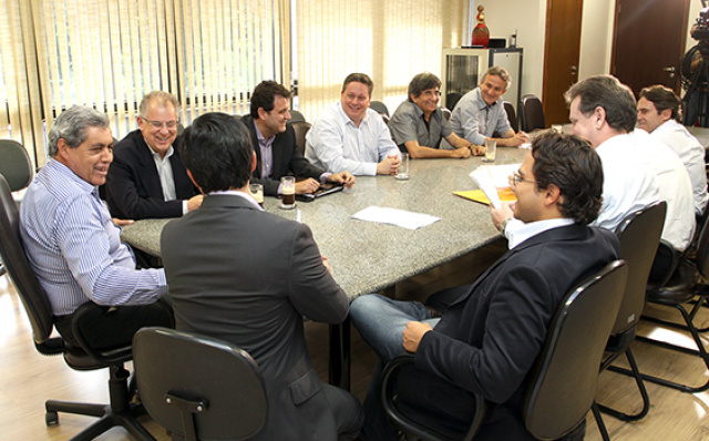 Puccinelli garante instalação de indústria em Água Clara, novo polo moveleiro O objetivo do governo é capitalizar o desenvolvimento industrial do Estado para que todos os municípios cresçam de forma harmônica (Foto: Rachid Waqued)
