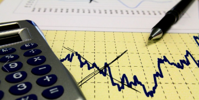 Ao se endividar, o País passa a ter menos recursos para investir na economia, diz economista. (Foto: Marcos Santos/USP Imagens)