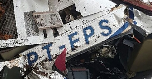Seis pessoas morrem em queda de helicóptero em Campos do Jordão Foto: Divulgação Corpo de Bombeiros