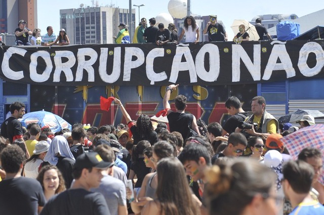 Segundo os dados, há percepção tanto de brasileiros, quanto de peruanos, chilenos e venezuelanos de que a corrupção aumentou nos 12 meses anteriores à consulta. (Foto: Reprodução/Internet) 