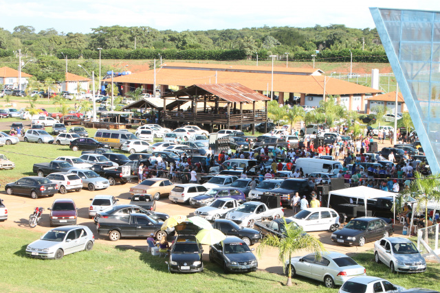 Foram 25 veículos competidores, reunindo no espaço cerca de 2 mil pessoas (Fotos: Rodolfo Gomes)