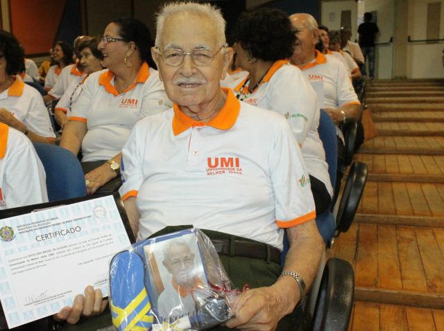 O aluno mais velho da UMI tem 91 anos. Deoclides Maciel de Oliveira. (Foto: Guta Rufino)