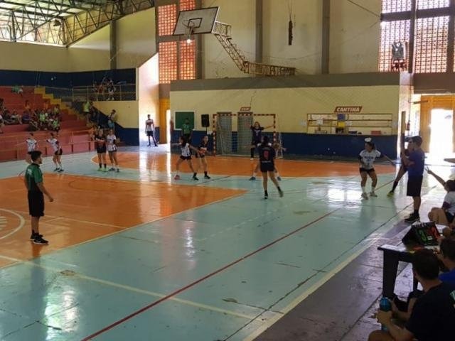Torneio define representante de MS no regional de handebol adulto masculino Time da UCDB conquistou no fim de semana o Campeonato Estadual da categoria, em Jardim, a 233 km de Campo Grande