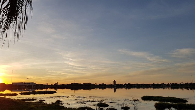 Previsão de dia ensolarado nesta sexta-feira em Três Lagoas Céu sem nuvens nesta manhã e a previsão ao longo do dia é que permaneça estável, sem chuva. (Foto: Ricardo Ojeda)