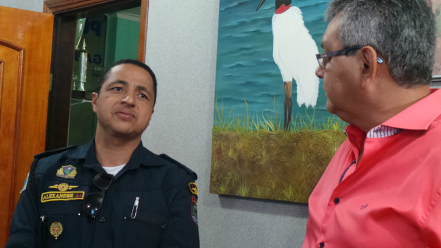 O tenente coronel Alexandre Rosa Ferreira, comandante do GGIFRON, mencionou ao jornalsita Ricardo Ojeda, que a operação é uma resposta à sociedade sobre a necessidade de segurança. (Foto: Patrícia Miranda)