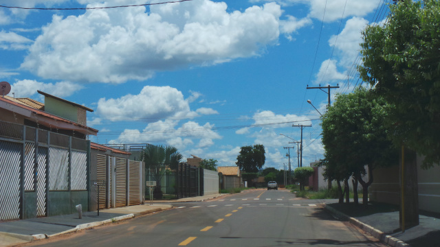 Água Clara se desenvolve ainda mais na administração Silas José A administração de Silas José executou e está realizando obras de pavimentação em vários bairros da cidade (Foto: Patrícia Miranda)