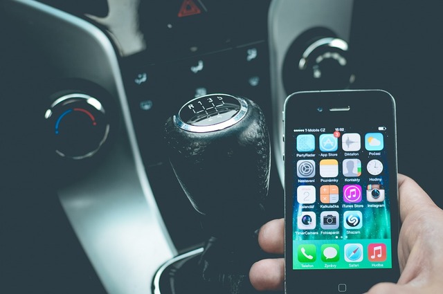 Falar ao celular enquanto dirige e não usar cinto de segurança ainda são as principais infrações no trânsito de Três Lagoas As blitz e abordagens também são de caráter informativo, já que muitos condutores não têm conhecimento sobre novas regras e alterações no Código Brasileiro de Trânsito (Foto/Assessoria).