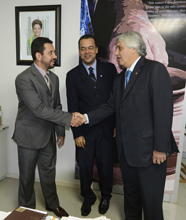 Delcídio vai a Sudeco para liberar mais R$ 36 milhões para MS Prefeito Wallas Milfont agradeceu o empenho de Delcídio para ajudar Itaporã (Foto: Divulgação/Assecom)