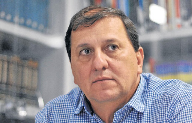 Com muita conversa, PSDB quer chegar ao 'modelo ideal' de alianças Membro do partido conversou com a imprensa durante evento hoje - Foto: Valdenir Rezende/Correio do Estado