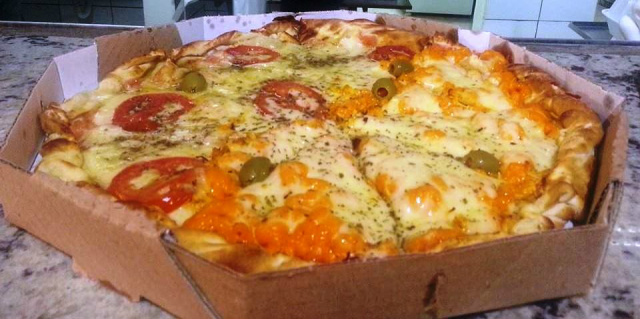 A pizzaria conta com quase 20 sabores de pizza. (Foto: Divulgação/Estação da Pizza).