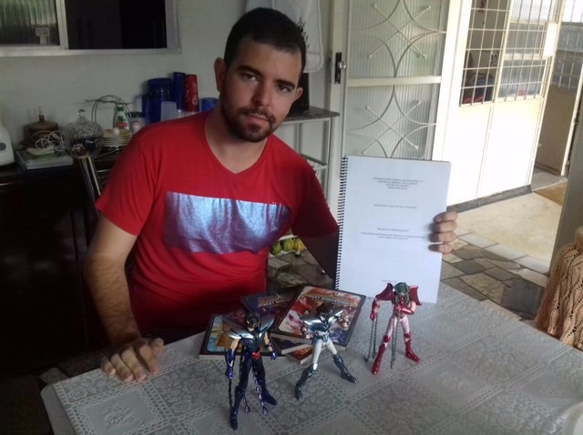 Estudante identifica perfis de liderança dos Cavaleiros do Zodíaco em TCC Fã dos 'Cavaleiros do Zodíaco', estudante analisou perfis dos principais personagens para desenvolver o TCC dele no curso de administração (Foto: Arquivo Pessoal/Jonathan Julian)