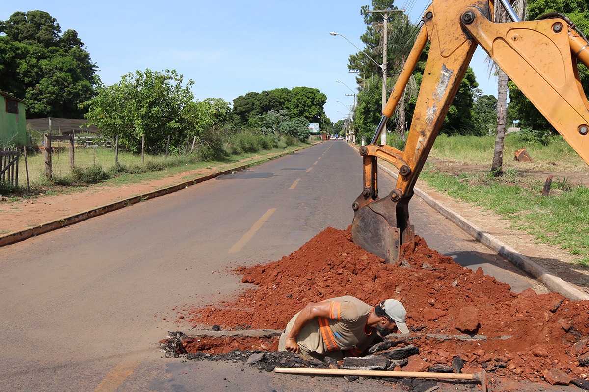 Bairros próximos à Avenida Angelina Tebet ficarão sem água nos próximos dias Implantação do esgoto na Angelina Tebet começou no início do ano, com o trecho entre a Lagoa e a Igreja de Santa Luzia. Foto: Divulgação.