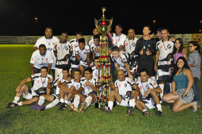 Vasco da Gama levanta taça do Campeonato Amador (Foto: Divulgação)