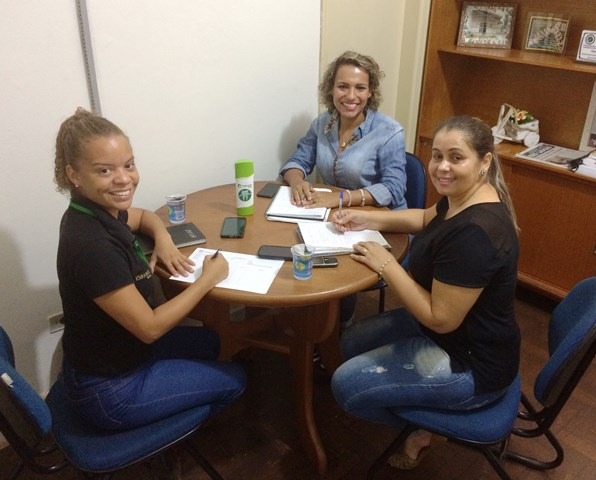 Ficou pactuada a parceria da Eldorado Brasil com a Assistência Social de Três Lagoas para entrega dos kits de higiene bucal às crianças. (Fotos: Divulgação). 