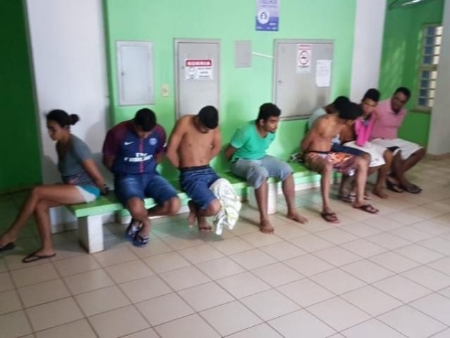 Operação contra o crime organizado prende 10 em poucas horas em MS Todos os detidos estão sendo levados para a delegacia de Polícia Civil e posteriormente seguirão para o Estabelecimento Penal de Coxim e São Gabriel do Oeste. (Foto: PC de Souza)