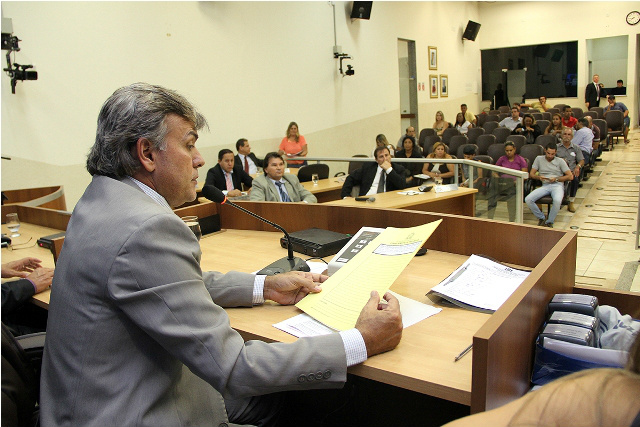 Sessão ordinária da Câmara, presidida pelo vereador Jorge Aparecido Queiroz (PSDB). (Foto:Divulgação/CMTLS)