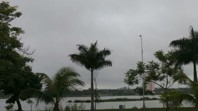 Na circular da Lagoa Maior, o tempo nublado, anuncia chuva, nesta quinta-feira (19). (foto: Divulgação)