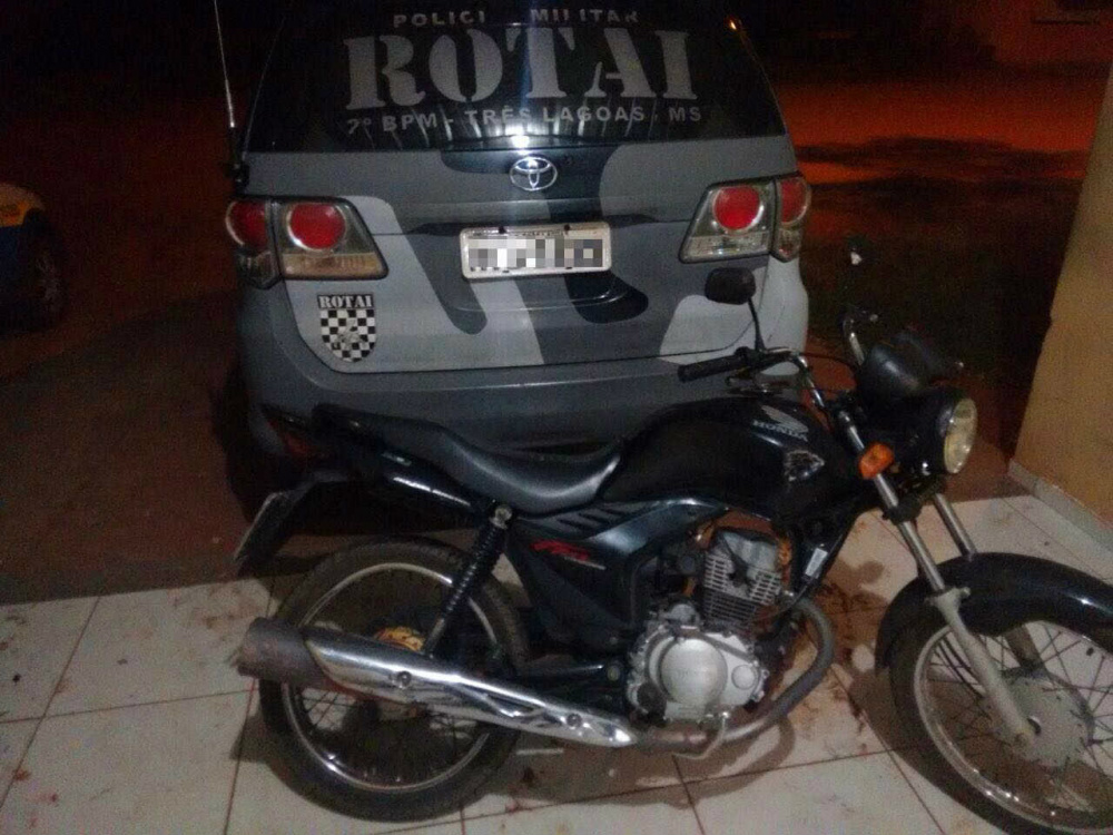 No dia 31 de março, por volta das 23h50, a guarnição da ROTAI do 2º Batalhão de Policia Militar recuperou uma motocicleta furtada. (Foto: Assessoria)