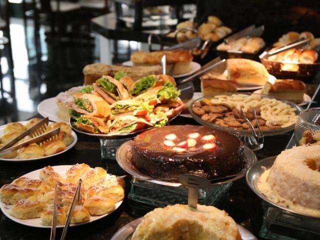 Mesa de café da manhã em hotel de Campo Grande: refeição ficou mais cara na cidade ( Foto: Fernando Antunes/arquivo)