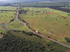 Asperbras e Hidrelétrica: um novo impulso industrial com potencial energético para Água Clara crescer Imagem aérea do local de 500 mil metros quadrados, adquiridos com recursos da prefeitura para montagem da indústria (Foto: Sayuri Baez)