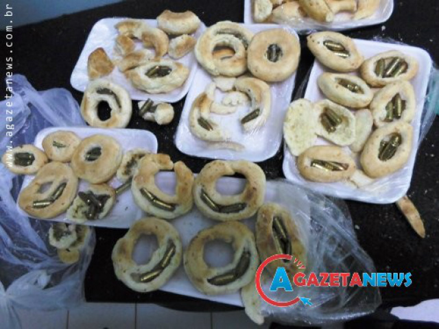 As chipas e as esfirras encontradas em poder da paraguaia tinham como recheio, munição calibre 9 milímetros (Fotos: A Gazetanews)