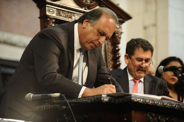 Pezão é preso em desdobramento da operação Lava Jato do Rio de Janeiro Governador do Rio de Janeiro, Luiz Fernando Pezão, foi preso nesta manhã em desdobramento da Operação Lava Jato. Foto: Agência Brasil