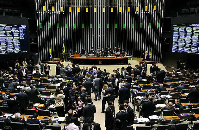 Deputados vão analisar proposta que reduz maioridade penal de 18 para 16 anos nos casos de crimes hediondos.( Foto: Maryanna Oliveira/Câmara dos Deputados)