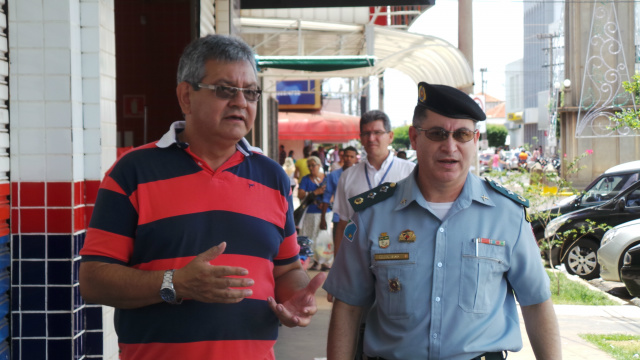 O Major da PM, Elcio Almeida comentou ao jornalista Ricardo Ojeda, que todo o efetivo do 2º Batalhão de Polícia Militar de Três Lagoas será destinado à rua, para realizar policiamento ostensivo. (Foto: Patrícia Miranda)