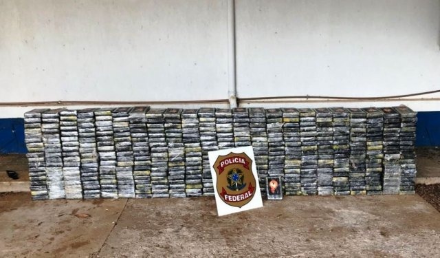 Operação contra doleiros que lavaram R$ 1,4 bilhão cumpre mandados em MS Droga apreendida no dia 23 de junho durante as investigações (Foto: divulgação/Polícia Federal)