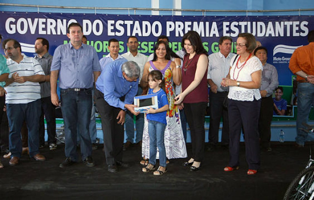 A entrega da premiação contou com a presença de professores, pais e estudantes dos municípios de Água Clara, Bataguassu, Brasilândia, Santa Rita do Pardo, Selvíria e Três Lagoas (Foto Edemir Rodrigues)
