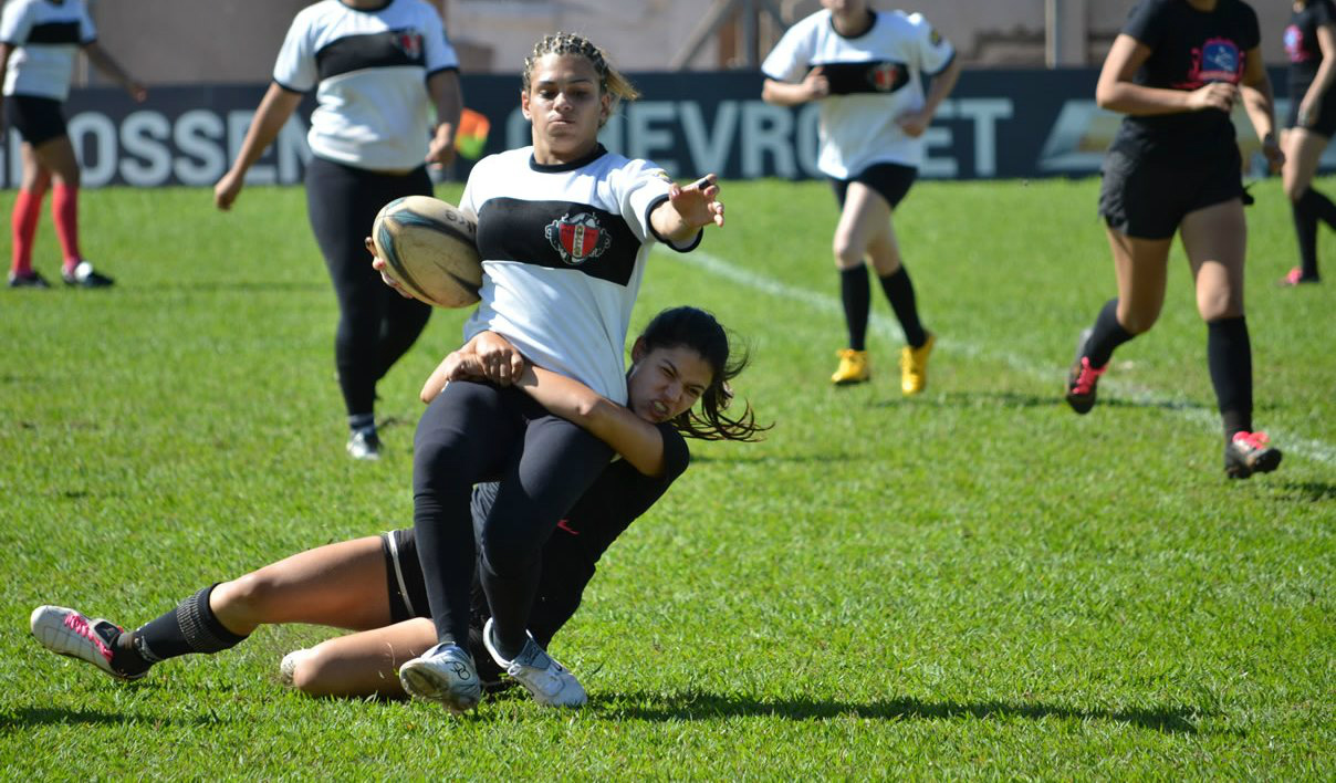Atletas do Guaicurus são pré-selecionadas para Seleção Brasileira Bianca (de preto) em ação pelo Guaicurus (Foto: Assessoria)