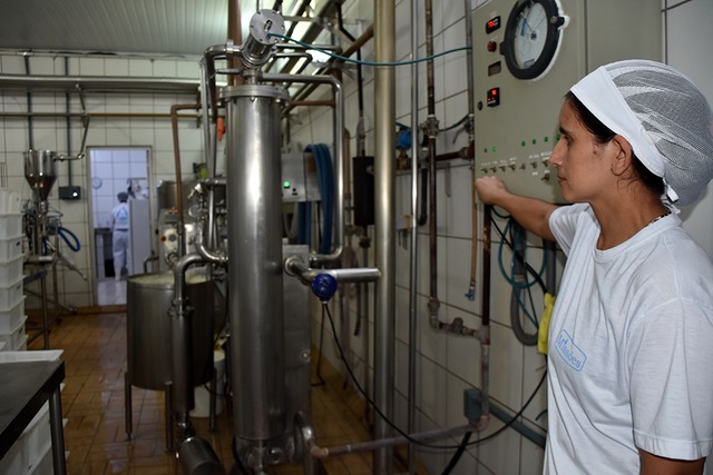 Indústrias de MS já acumulam saldo positivo de 3.002 novos postos de trabalho Além disso, somente em outubro, o saldo positivo é de 247 vagas, resultado de 4.546 contratações e 4.299 demissões (Foto/Assessoria)