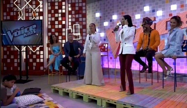 Simone e Simaria se apresentam durante coletiva de lançamento do próximo The Voice Kids. Foto: Reprodução Globo Play
