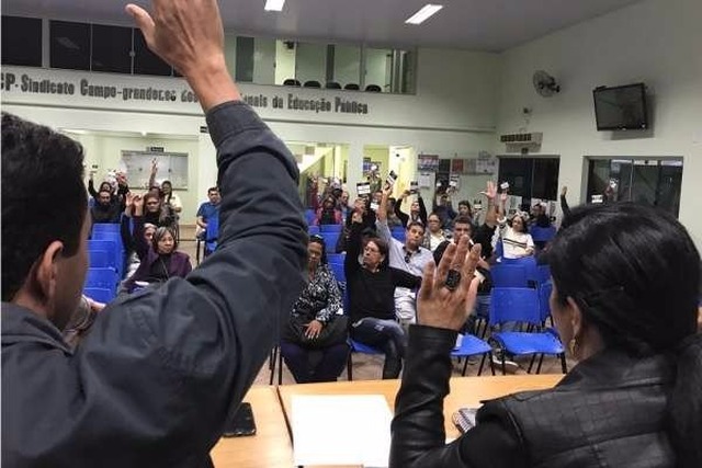 Professores de MS aderem à greve nacional no próximo dia 30 Professores de MS aderem à greve nacional no próximo dia 30