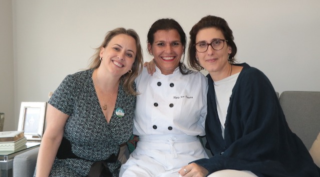 Maria José (centro) e Paola Carosella (à direita), no projeto Cozinha e Voz. Foto: Tatyane-Santinoni