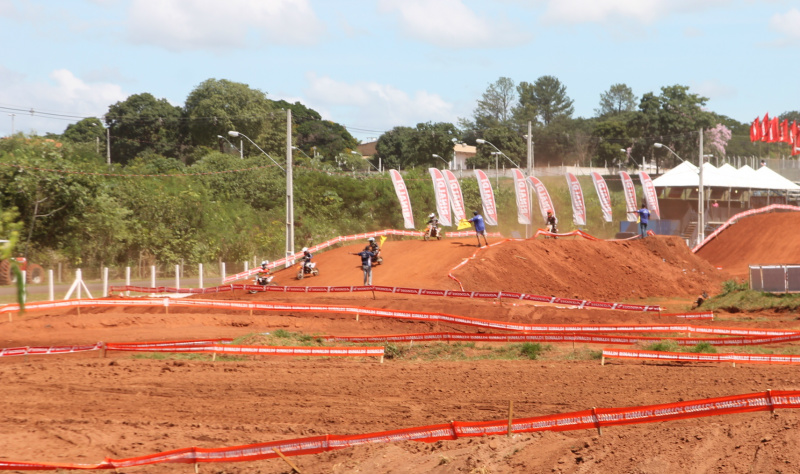 Classificação para o primeiro dia de provas já saiu Pilotos na disputa pelos melhores tempos nos treinos livres e cronometrados (Foto: Léo Lima)