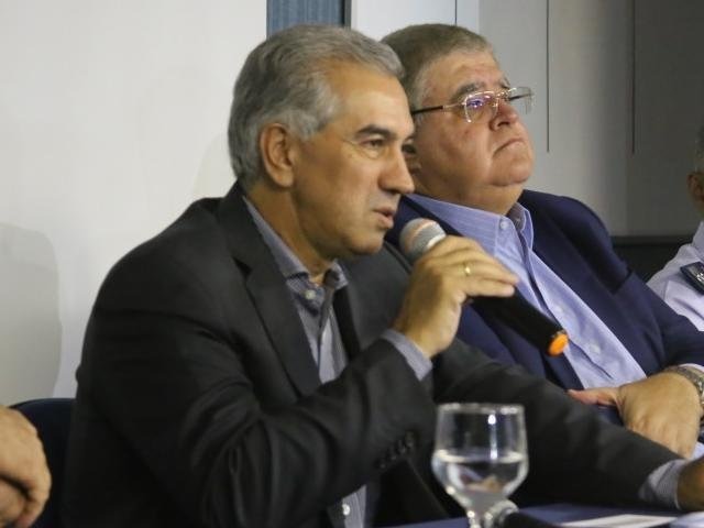 Reinaldo Azambuja, durante evento na Base Aérea nesta tarde; governador afirma que meta é 