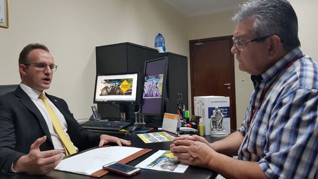 Só em 2017, Três Lagoas registrou 992 ocorrências de trânsito; quase 83 por mês O promotor falou ao Perfil News que a campanha poderá ser adotada em outros municípios do estado (Foto: Viviane Pinheiro)
