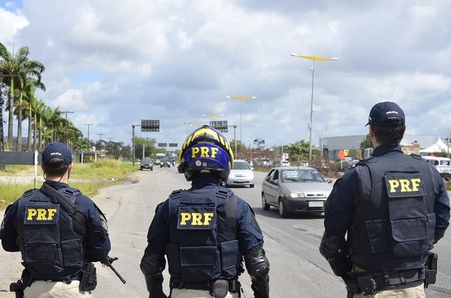 O salário para PRF é de R$ 9.473,57; as inscrições começam hoje e vão até dia 18 de dezembro. Foto: Divulgação