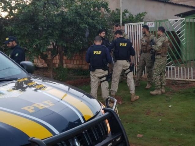 Nesta manhã, equipes do Garras e PRF seguiram para um endereço no Parque do Lageado. (Foto: Campo Grande News)
